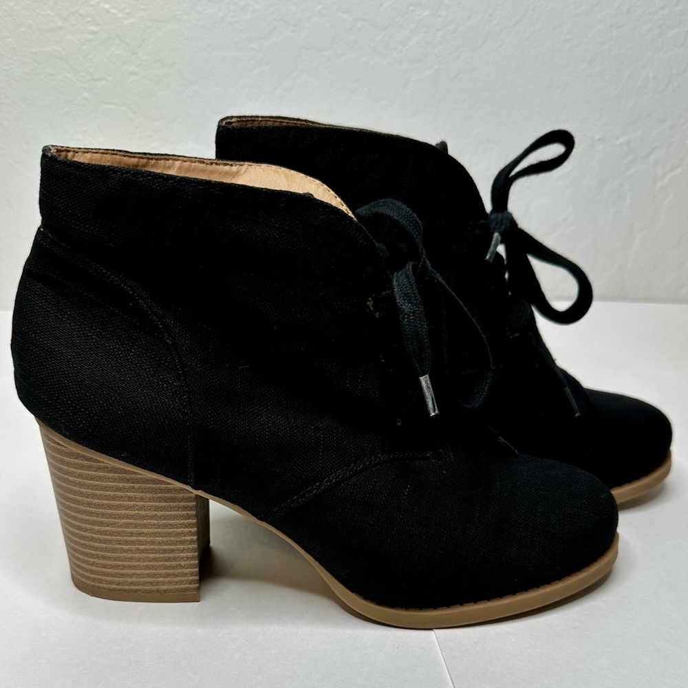 SODA Ripley Black Ankle Bootie Womens Size 10 Chunky Block Heel
Goth Grunge Y2K